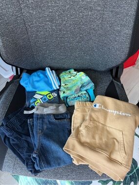 8-Piece Lot of Toddler Boys Clothing. Size 18M.